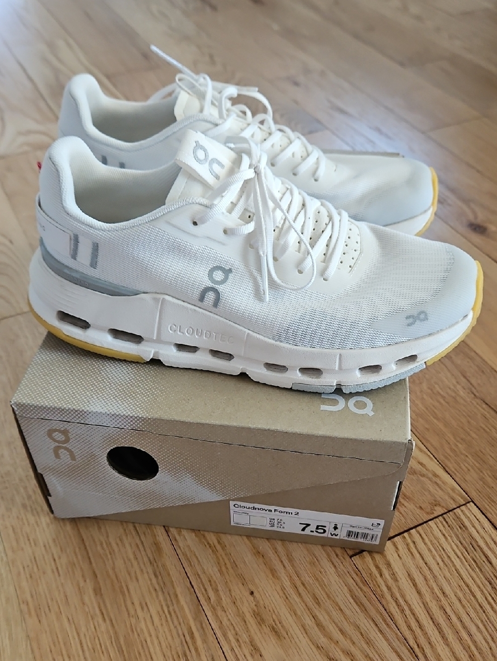 Women's Cloudnova Form 2 On Cloud Shoes White/Ivory/Gray Size 7.5